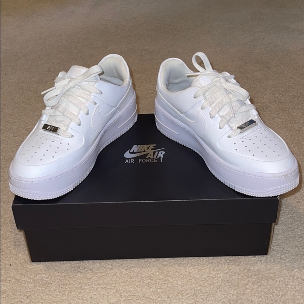 NIKE AIR FORCE 1 (PLATFORM)